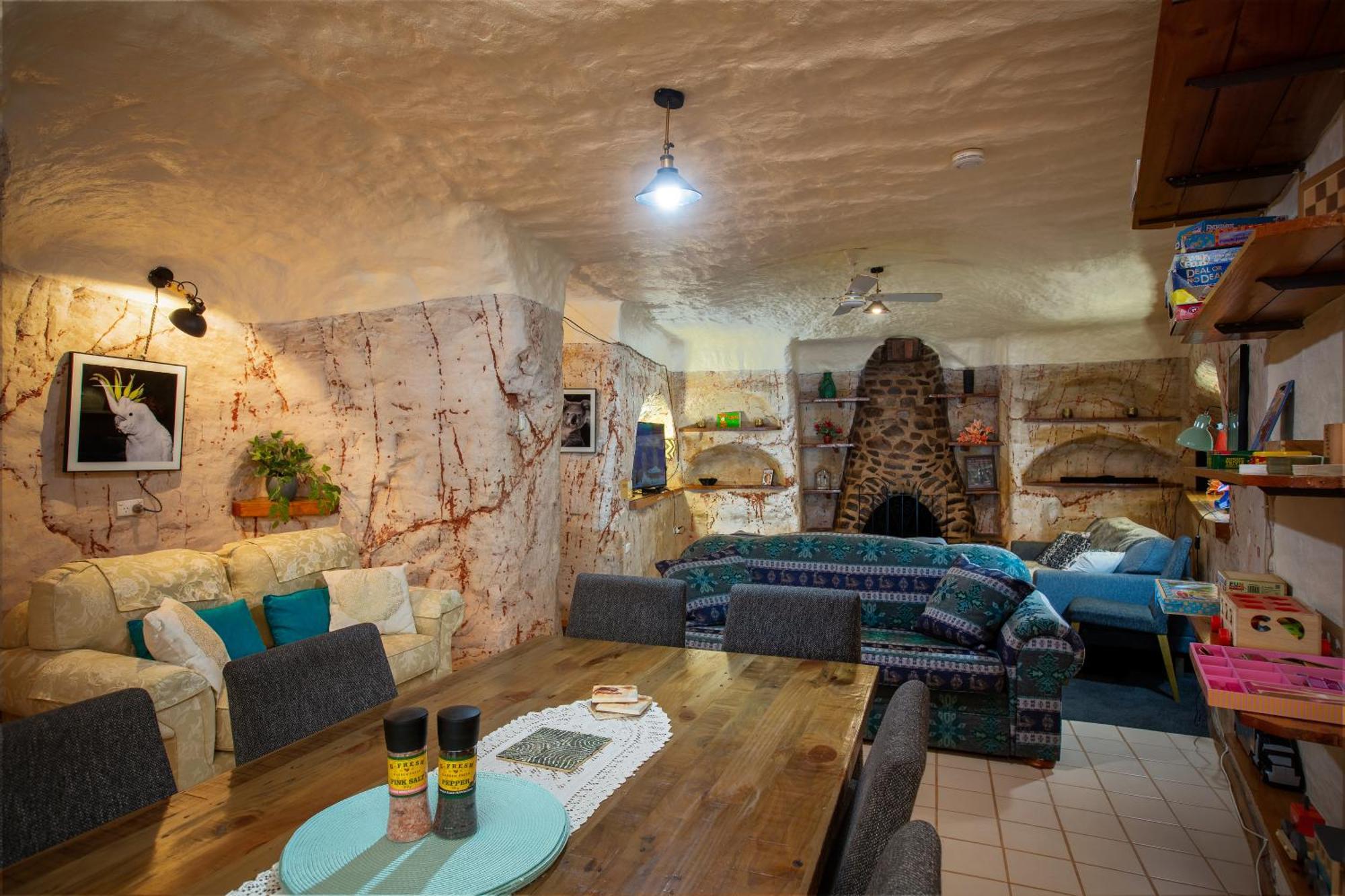 Hotel Di'S Dugouts Coober Pedy Zewnętrze zdjęcie