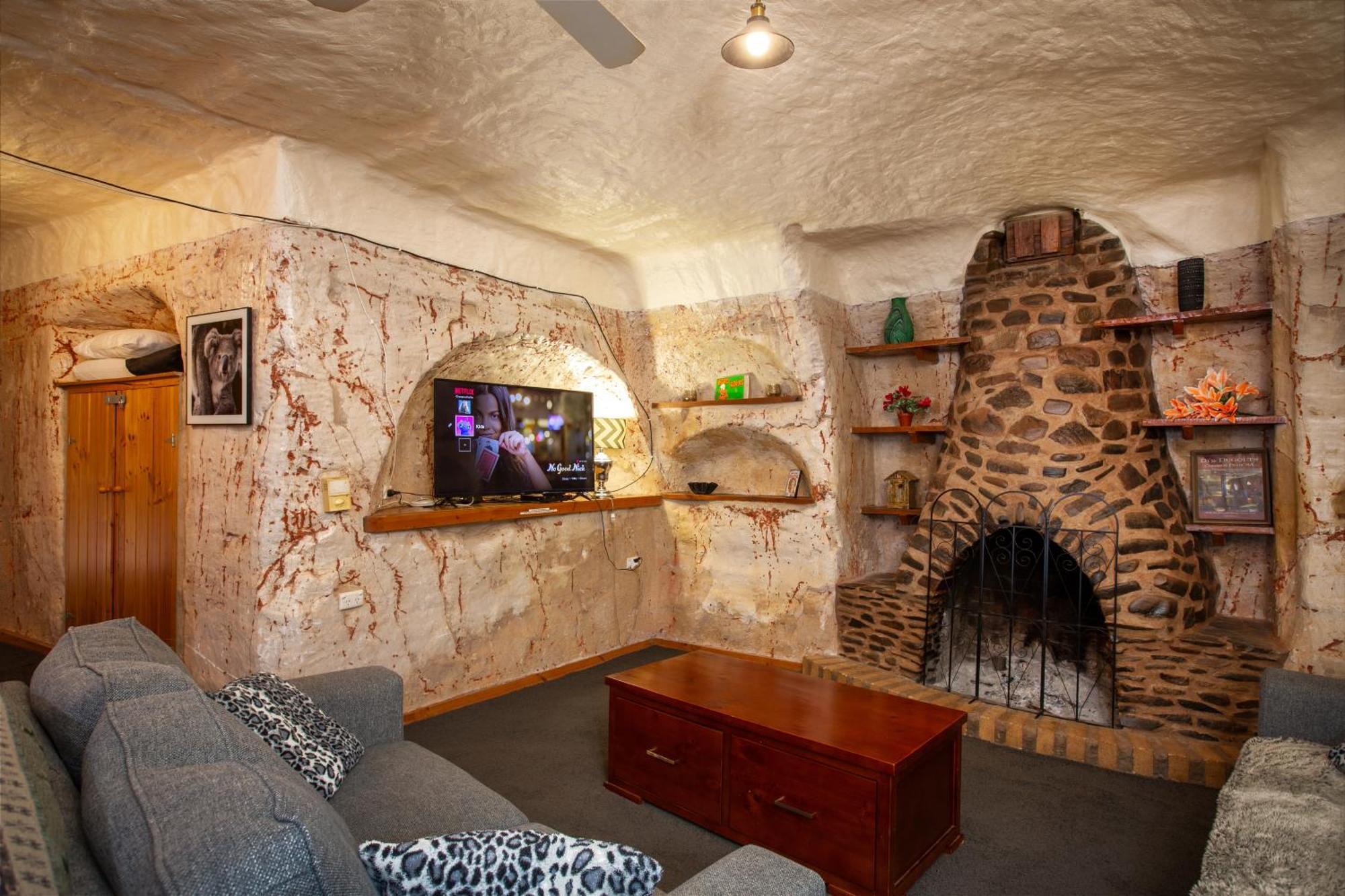 Hotel Di'S Dugouts Coober Pedy Zewnętrze zdjęcie