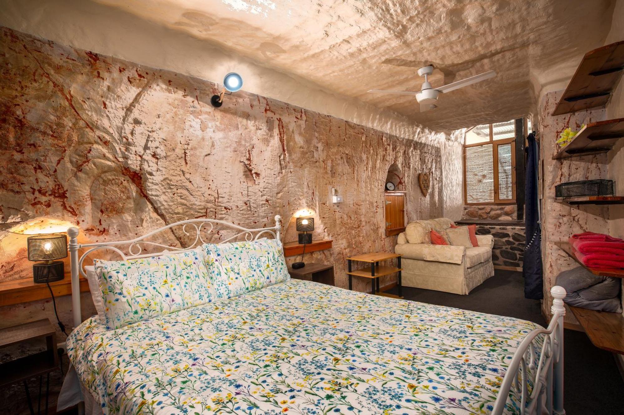 Hotel Di'S Dugouts Coober Pedy Zewnętrze zdjęcie