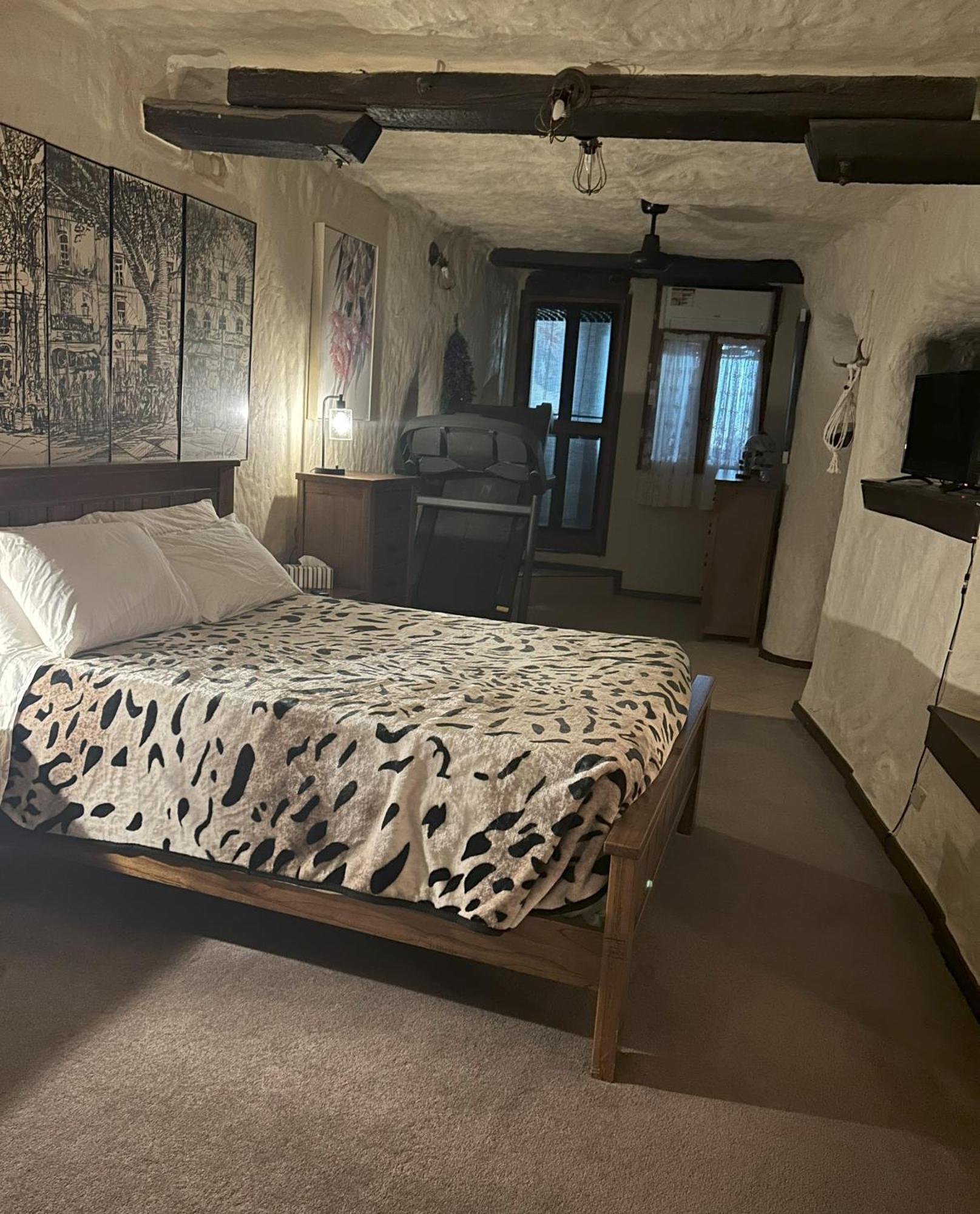 Hotel Di'S Dugouts Coober Pedy Zewnętrze zdjęcie