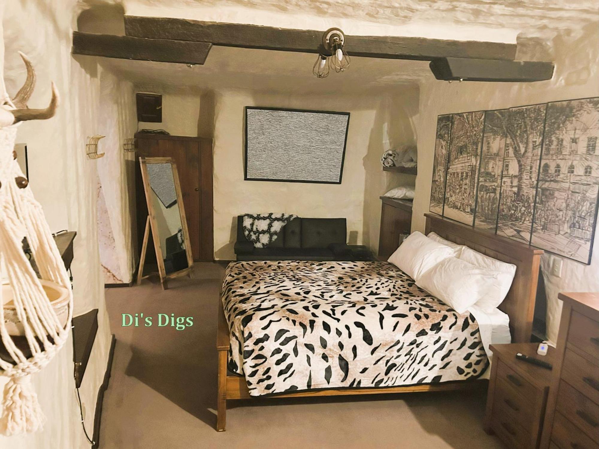 Hotel Di'S Dugouts Coober Pedy Zewnętrze zdjęcie